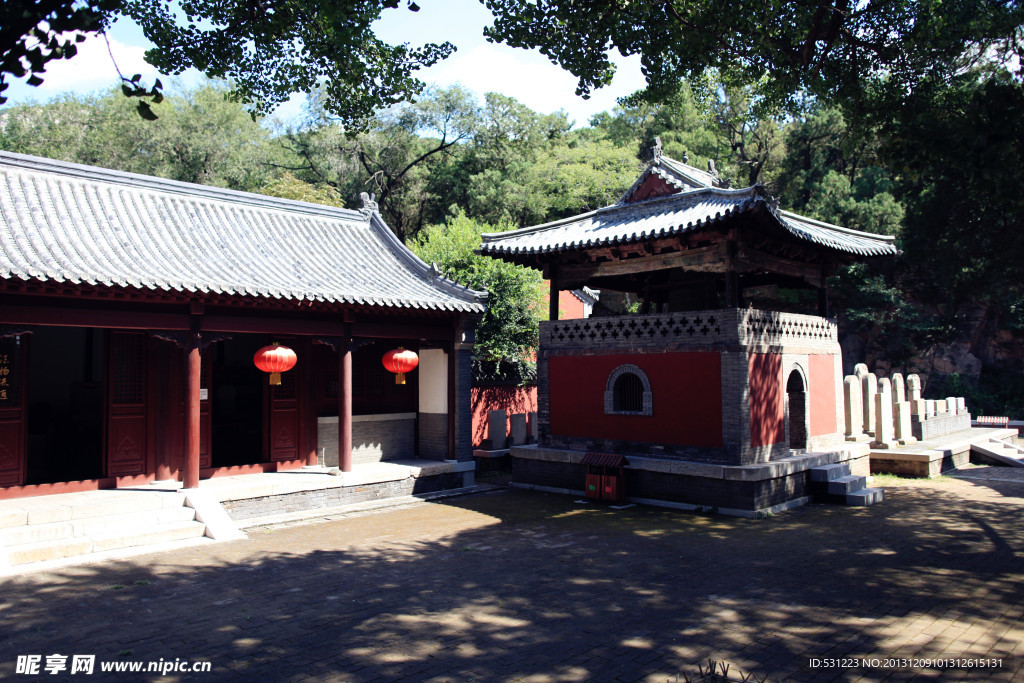 灵岩寺