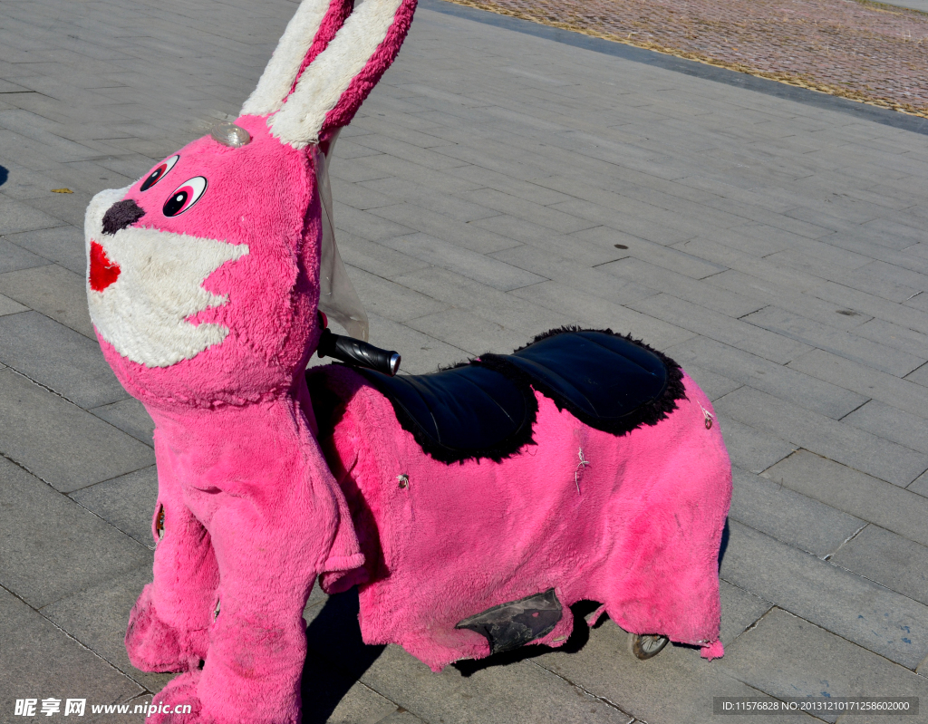 粉色小兔玩具车