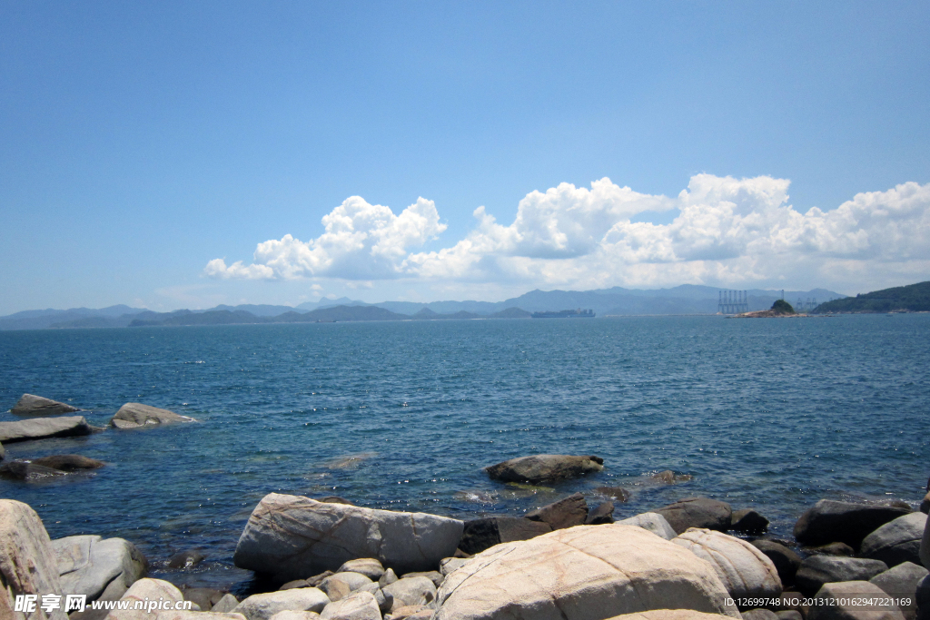 蓝天碧海
