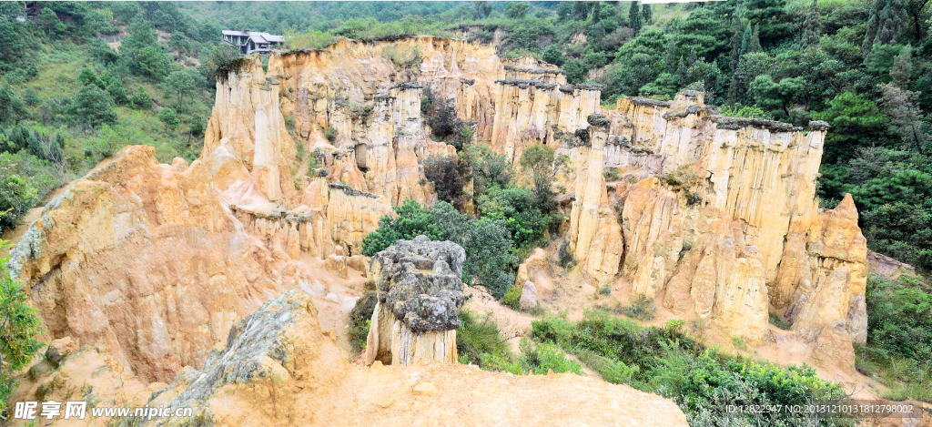 黄联土林全景图