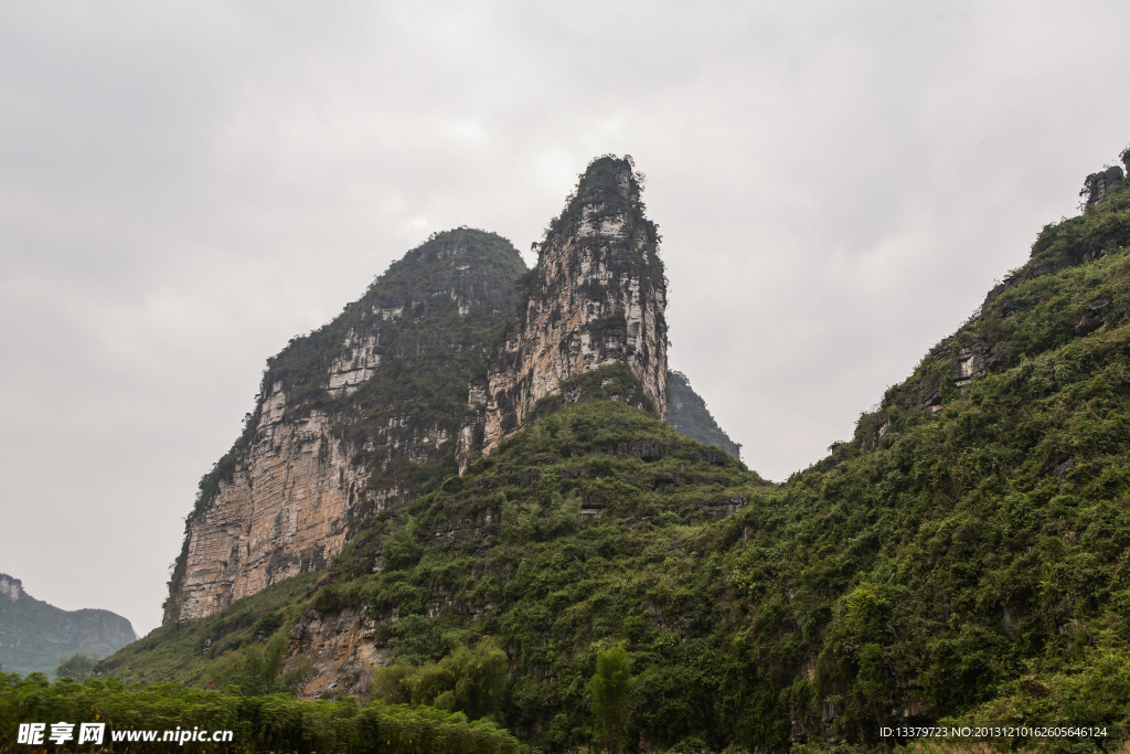 明仕的崇山峻岭