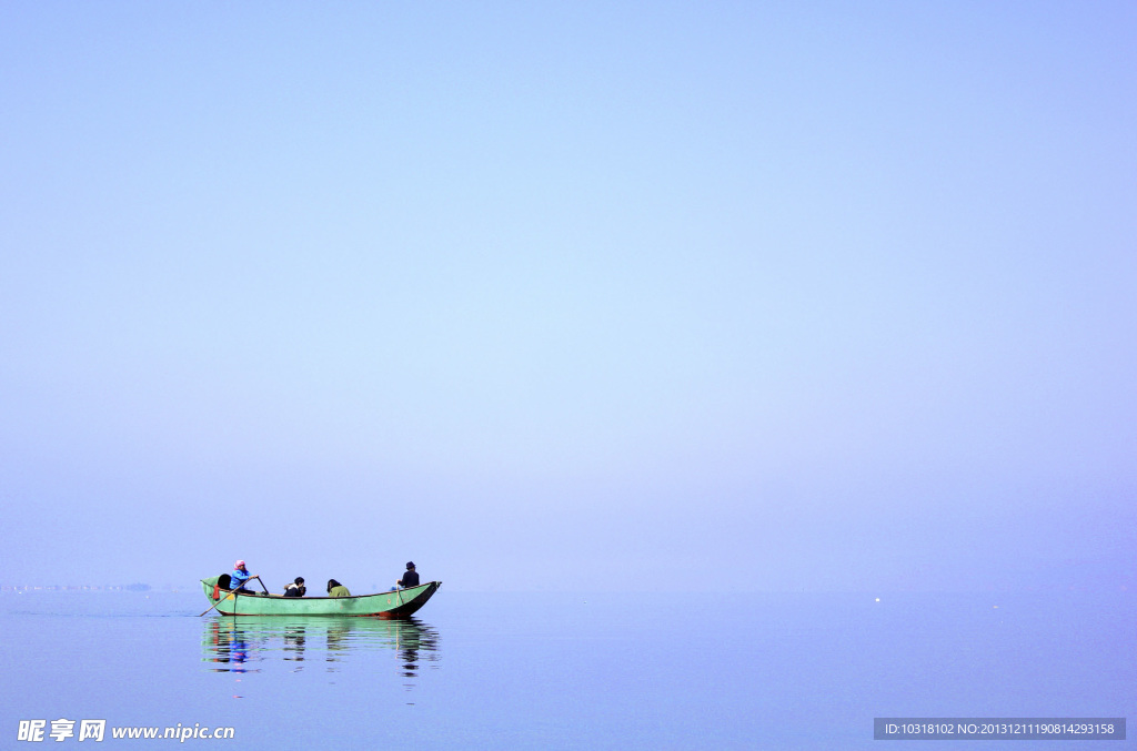 洱海与船