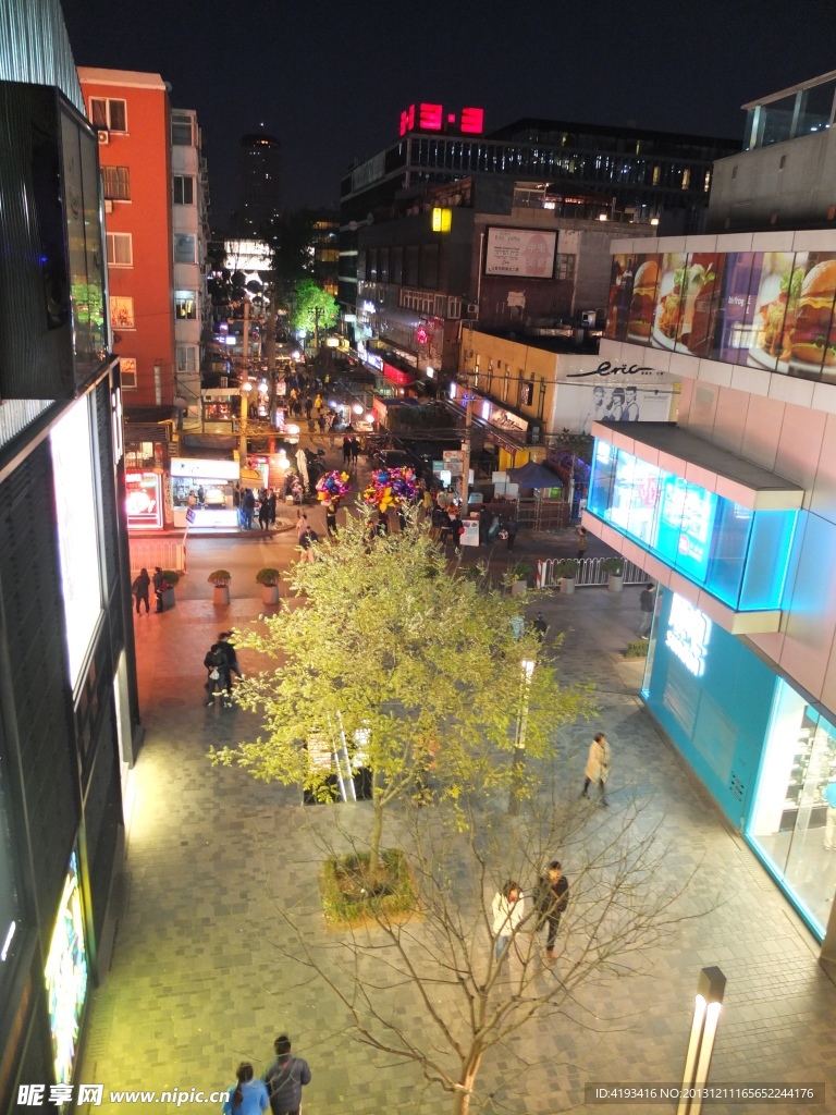 商业街景