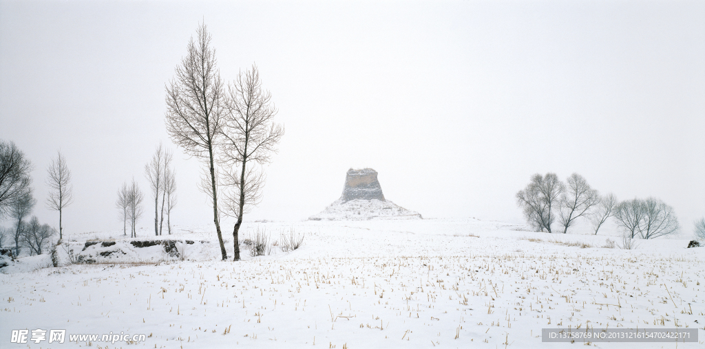 白雪皑皑