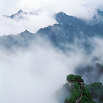 雾中长城