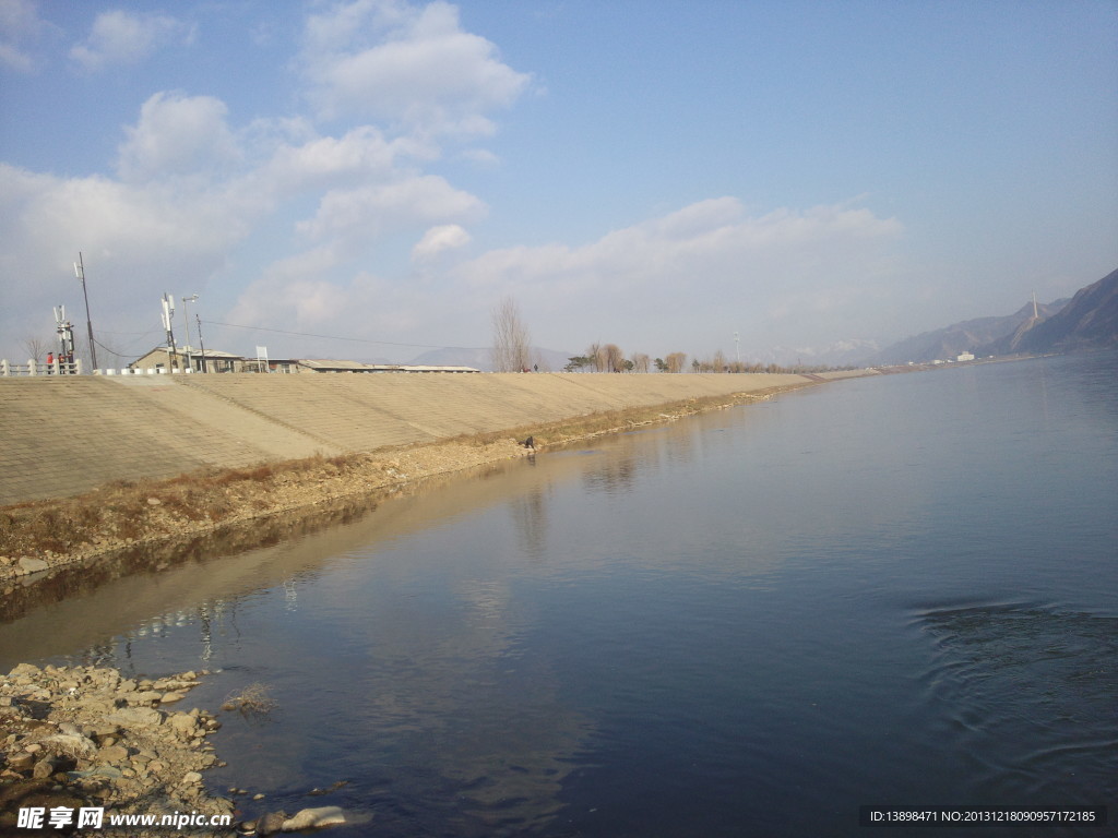 鸭绿江堤坝