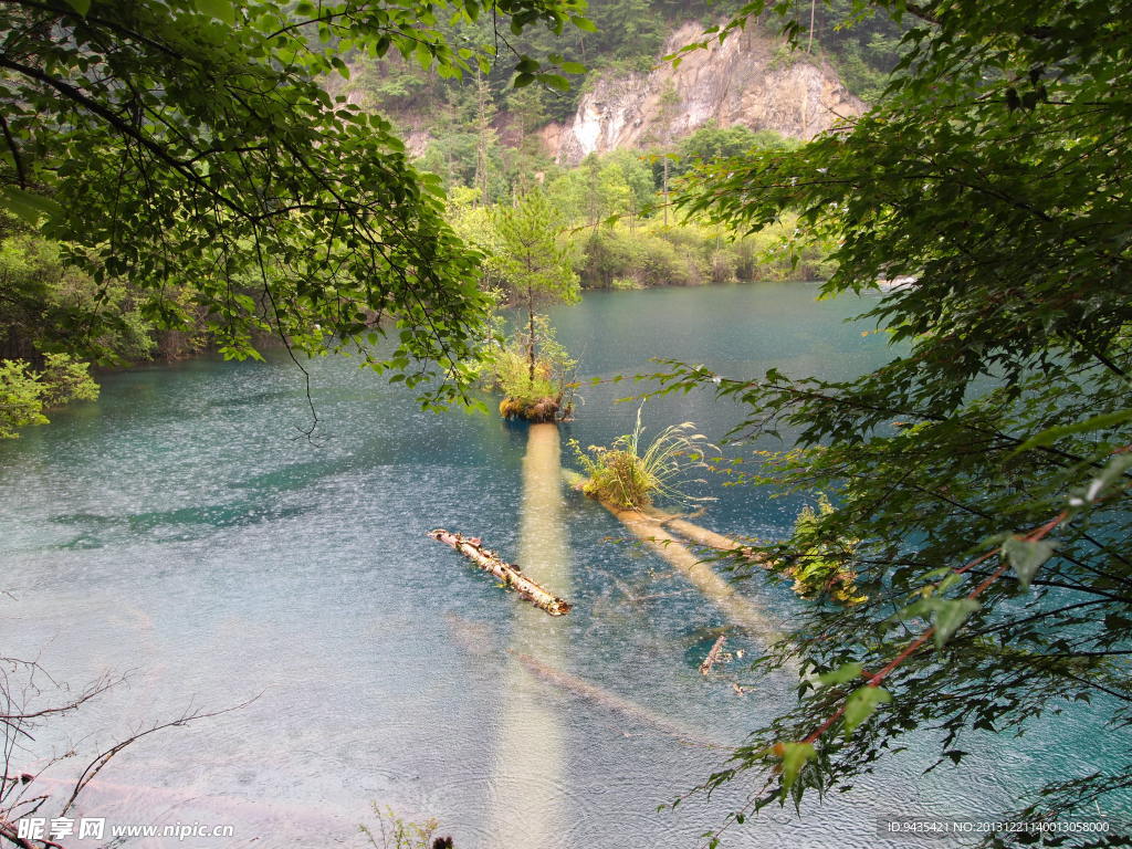 水潭