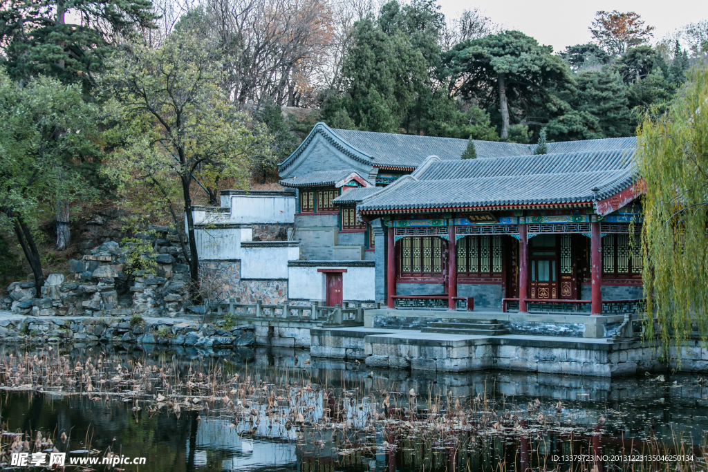 万寿山后山的秋景