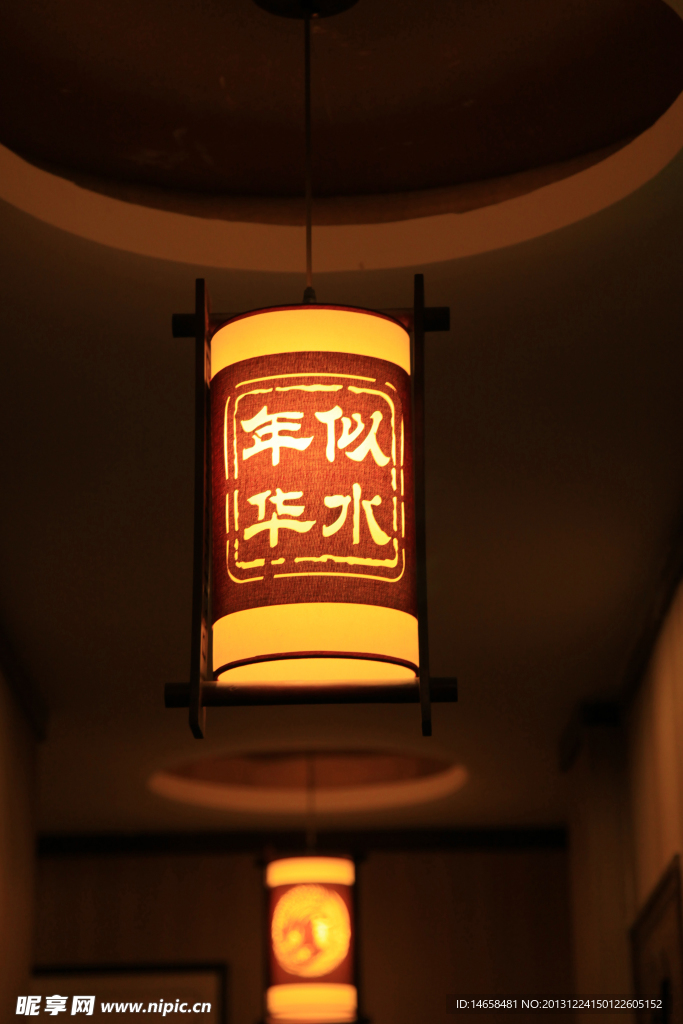 吊灯