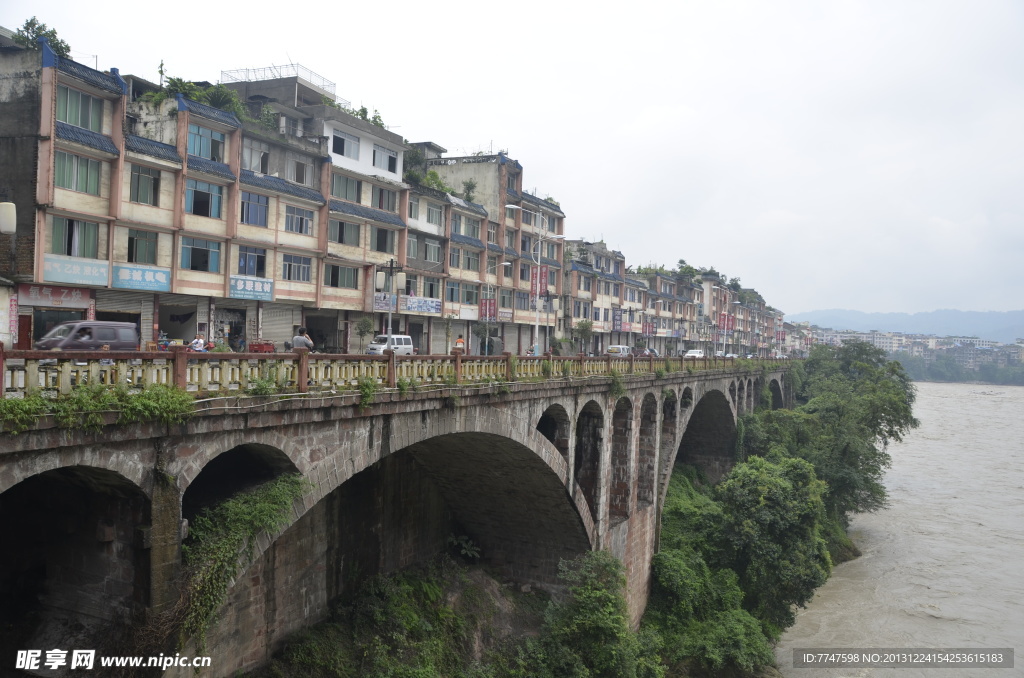 桥与河流