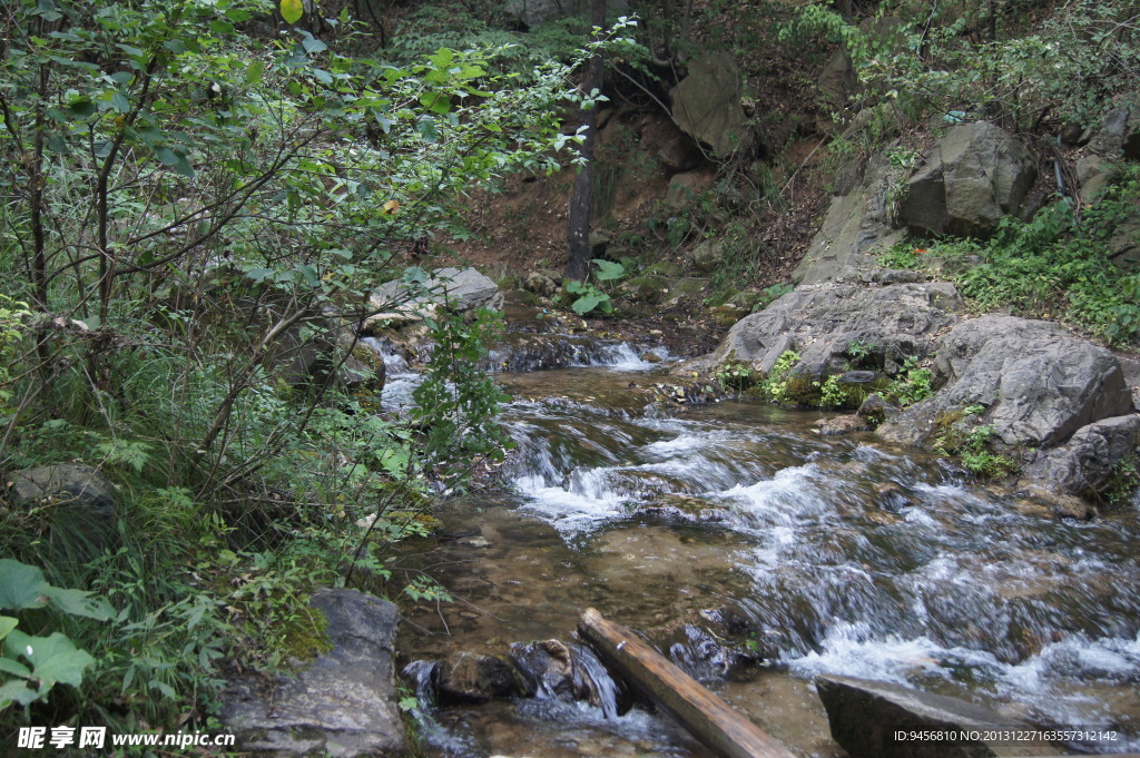 重渡沟风景区溪水