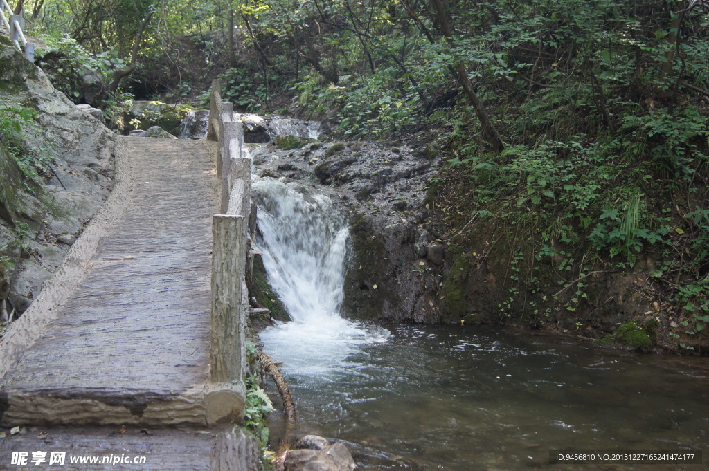 重渡沟石桥溪水