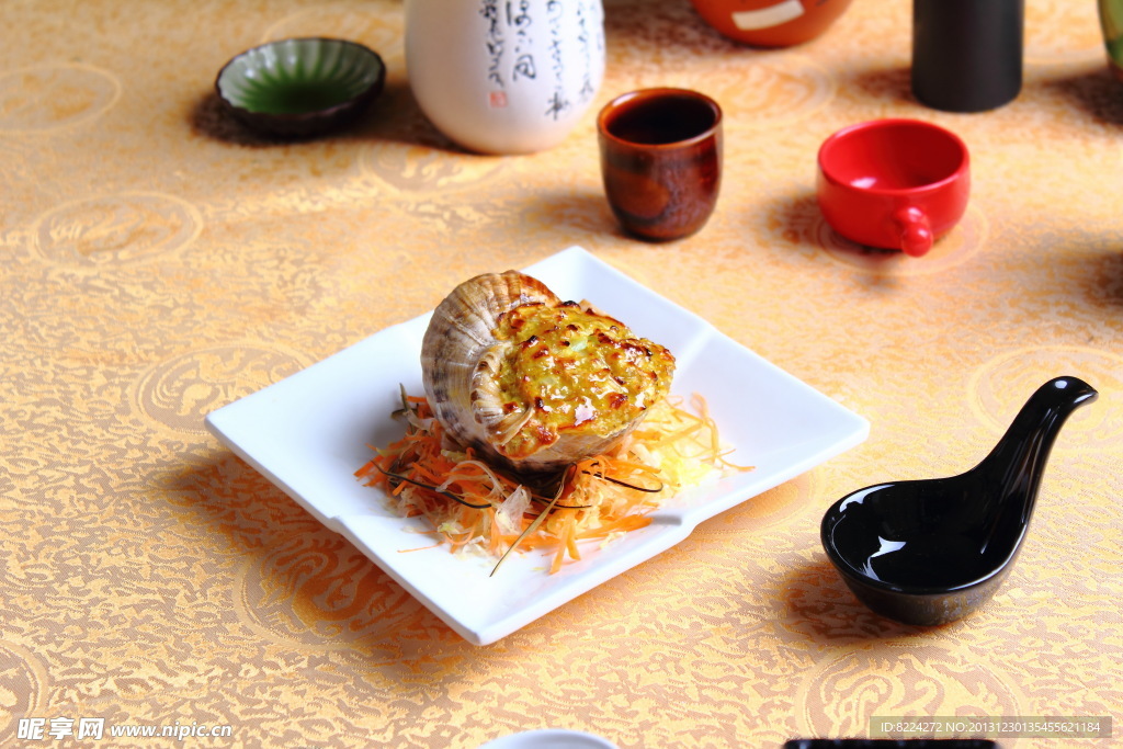 格兰鲜蟹肉焗酿响螺