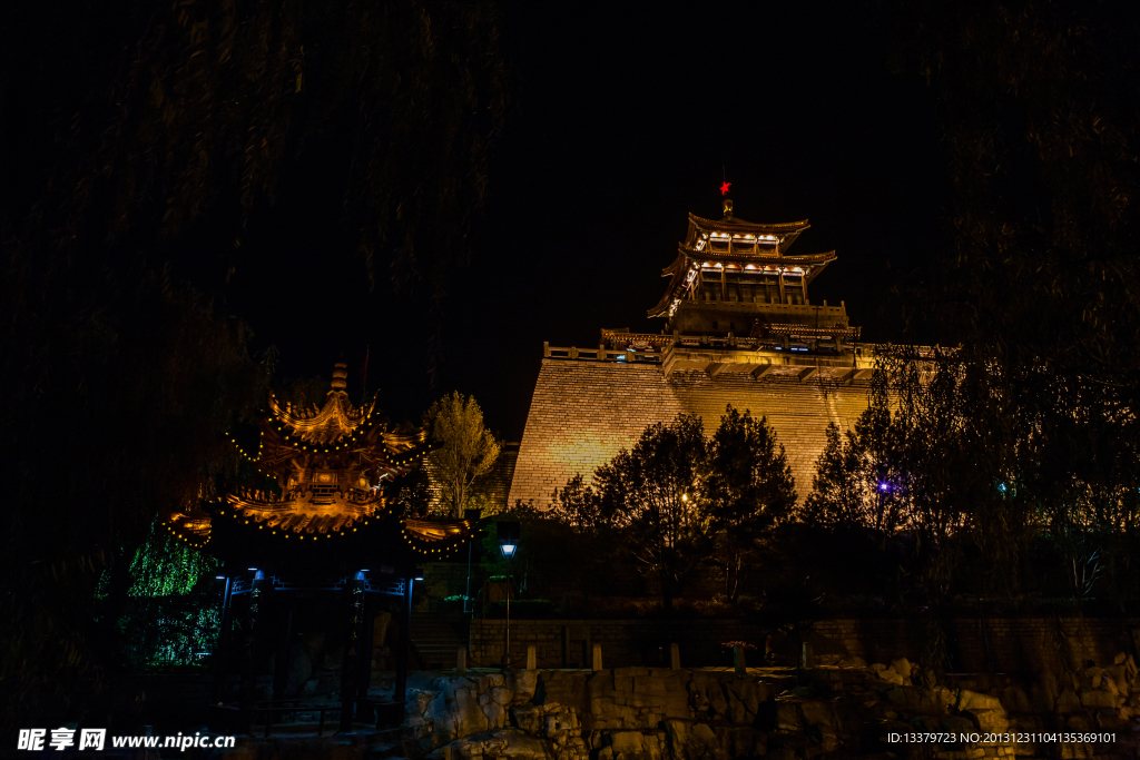 解放阁夜景