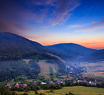 黄昏山村风景