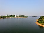 湖中小岛