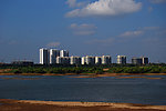 对岸城市