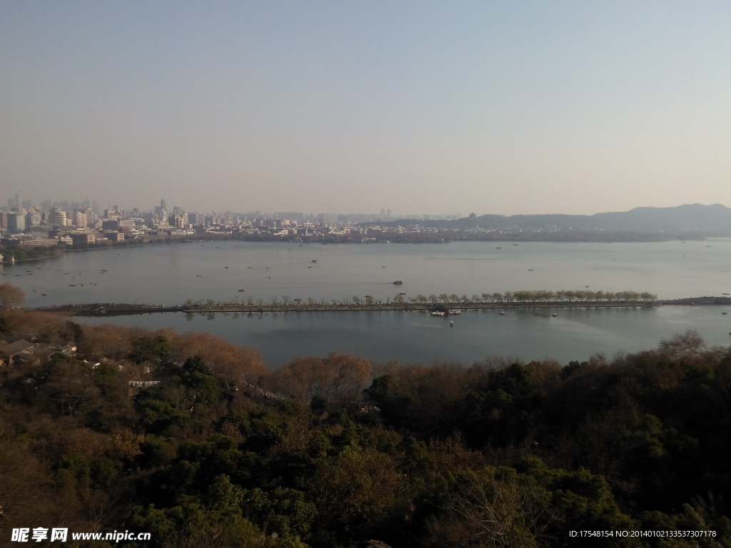 杭州宝石山眺望西湖