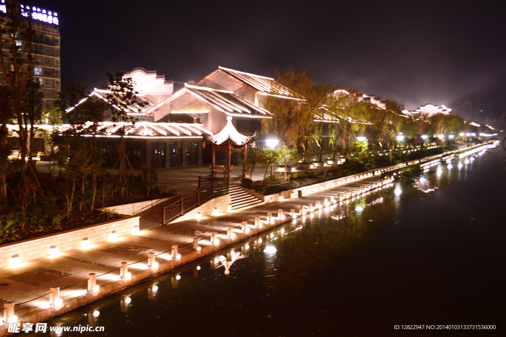 海河天街夜景