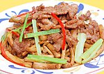 鹿肉炒茶树菇