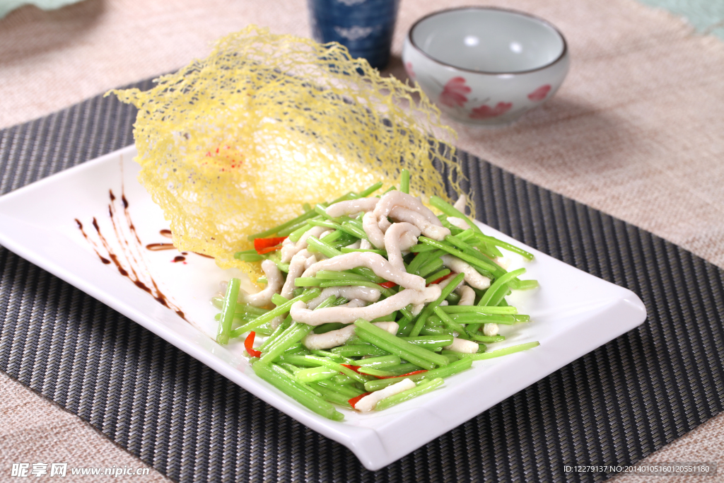 鱼滑茼蒿梗
