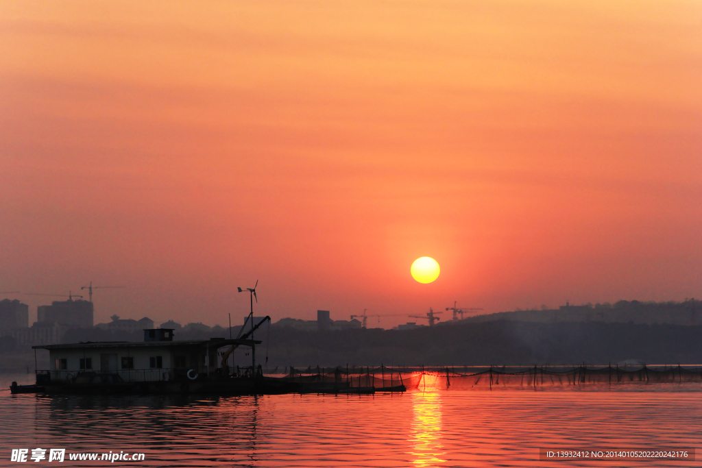 夕阳渔