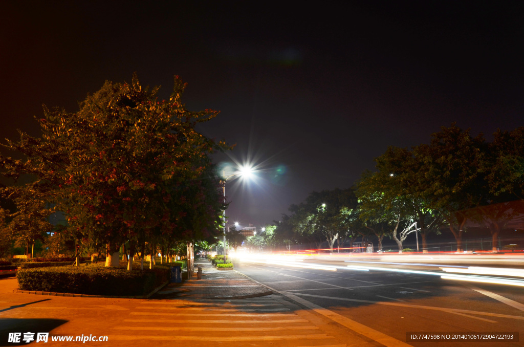 夜色马路