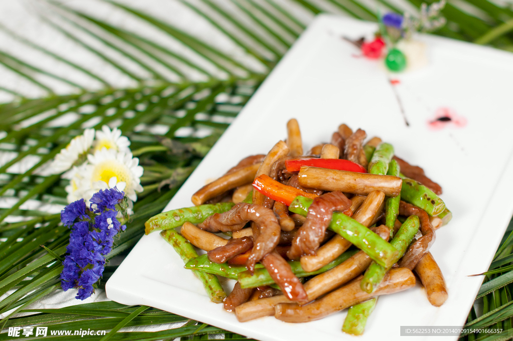 茶树菇爆牛肋条
