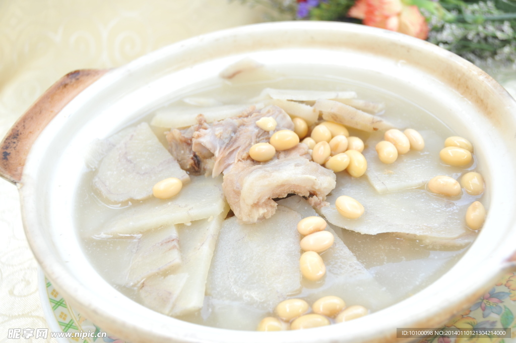 粉葛黄豆煲龙骨
