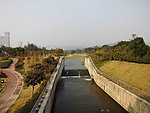 公园河水