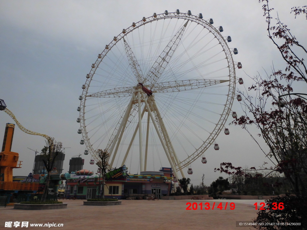 摩天轮街景