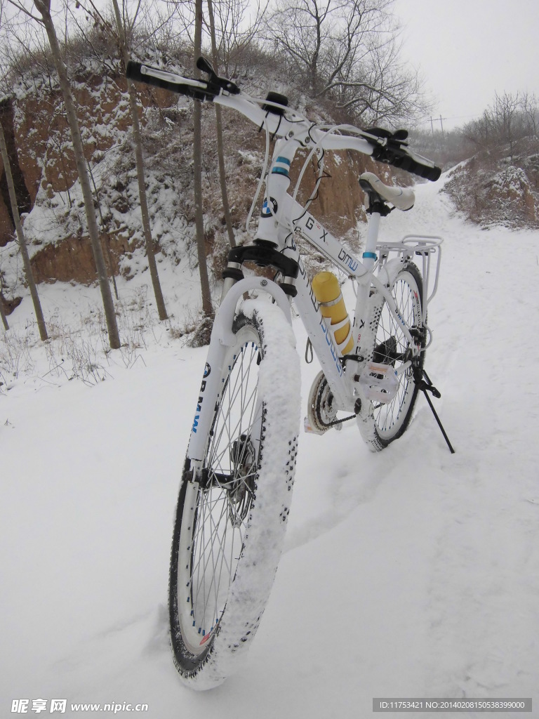 雪地自行车