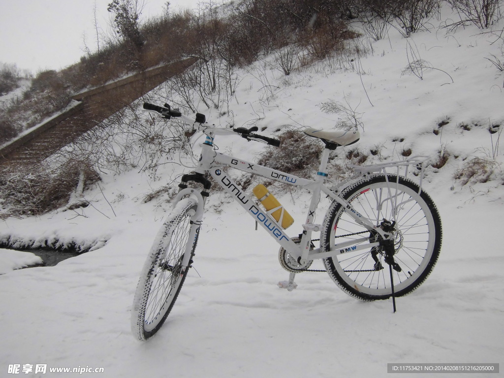 雪地自行车