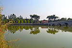 湖中景色