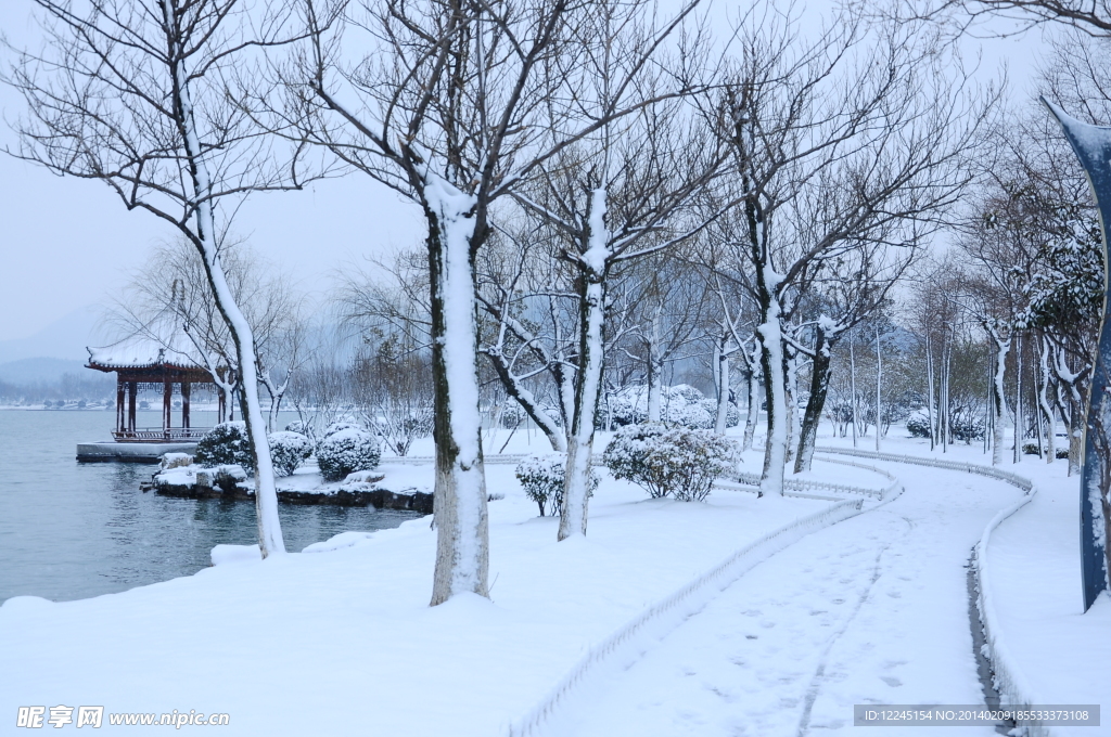 月亮岛雪景