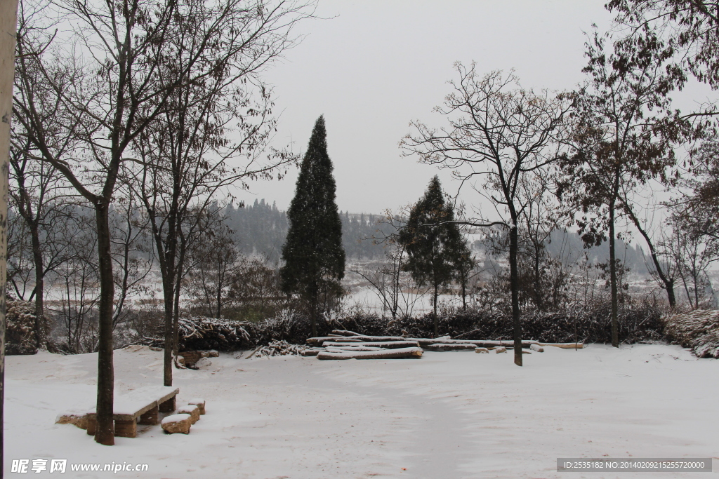 农村雪景