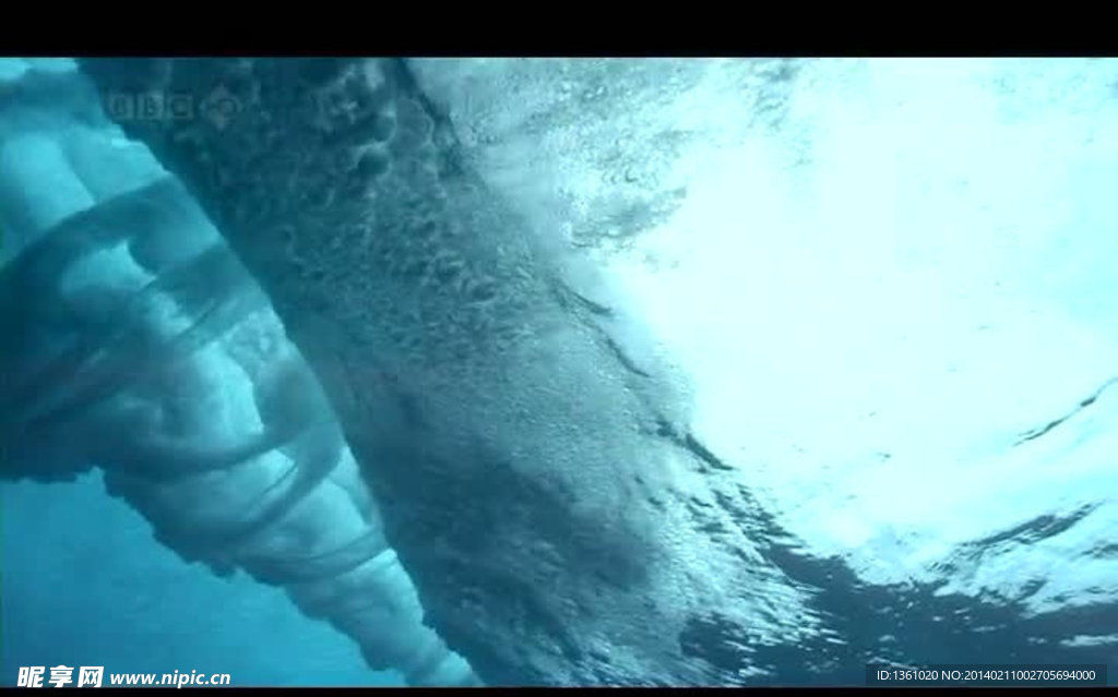 海上巨浪风景画视频