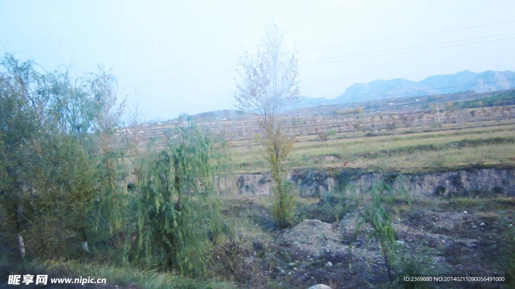 山 村