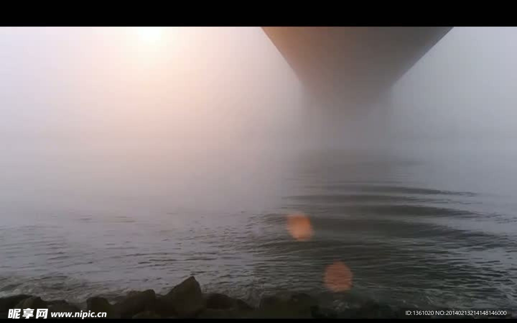 河水大桥雨雾视频素材