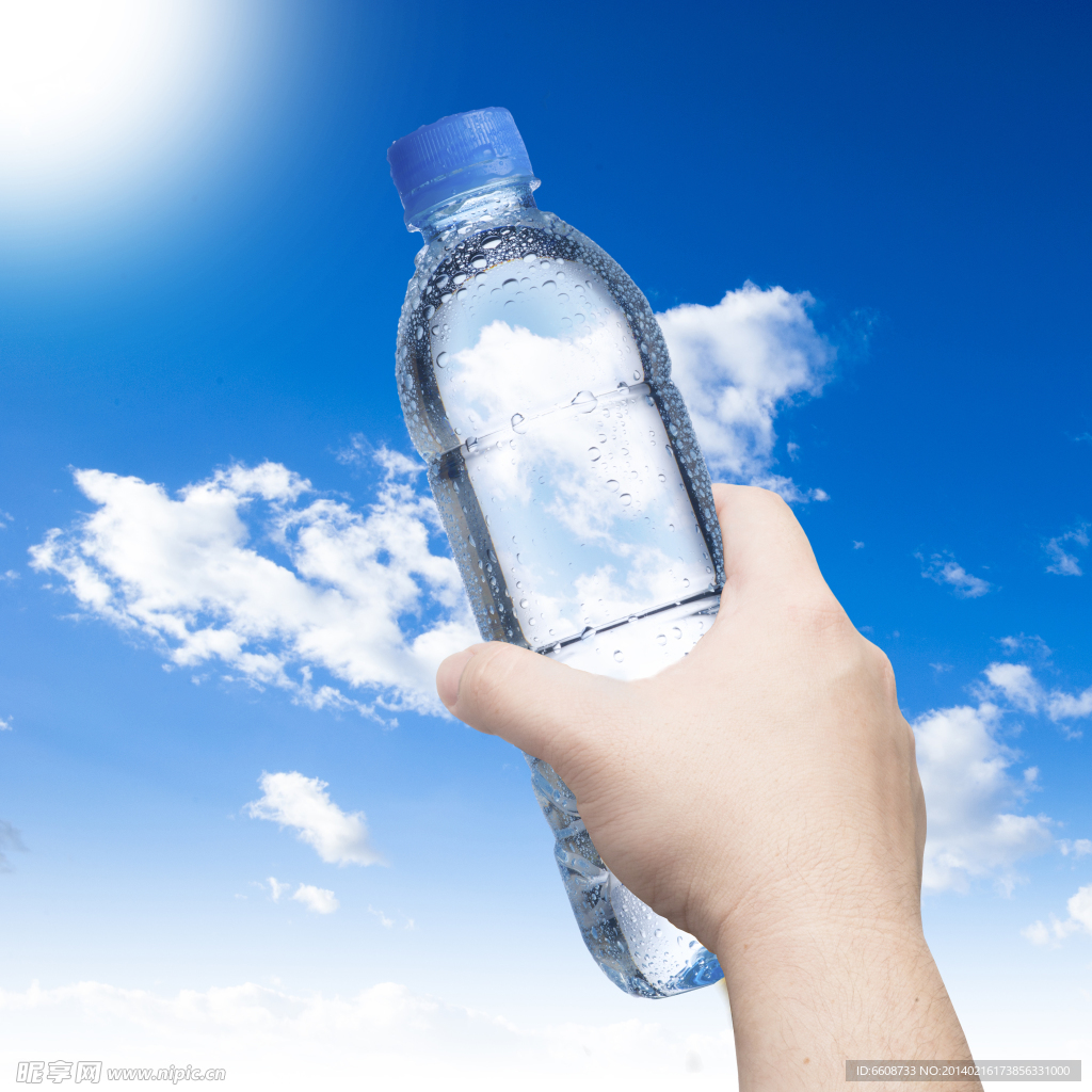 矿泉水广告设计