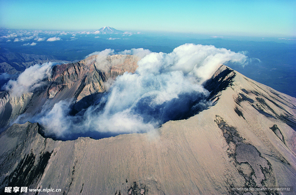 火山云雾