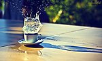 水杯喷溅