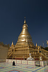 山顶金塔