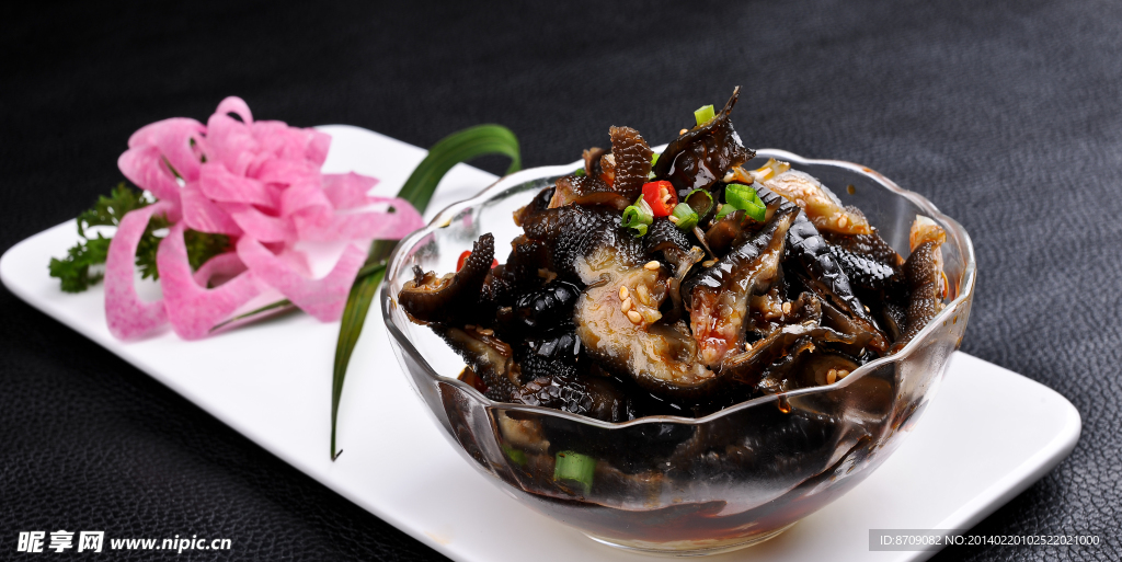 特色乌鸡爪