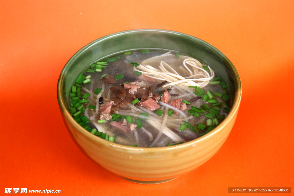 牛肉野生菌米线