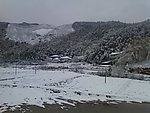 雪中的山