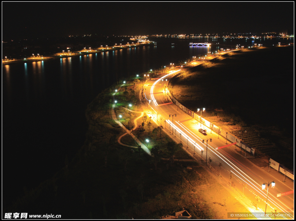 梦湖夜景