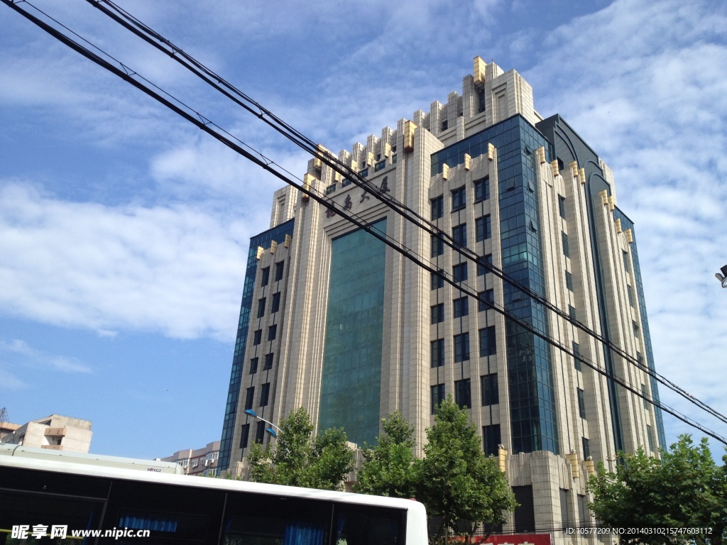 现代建筑物