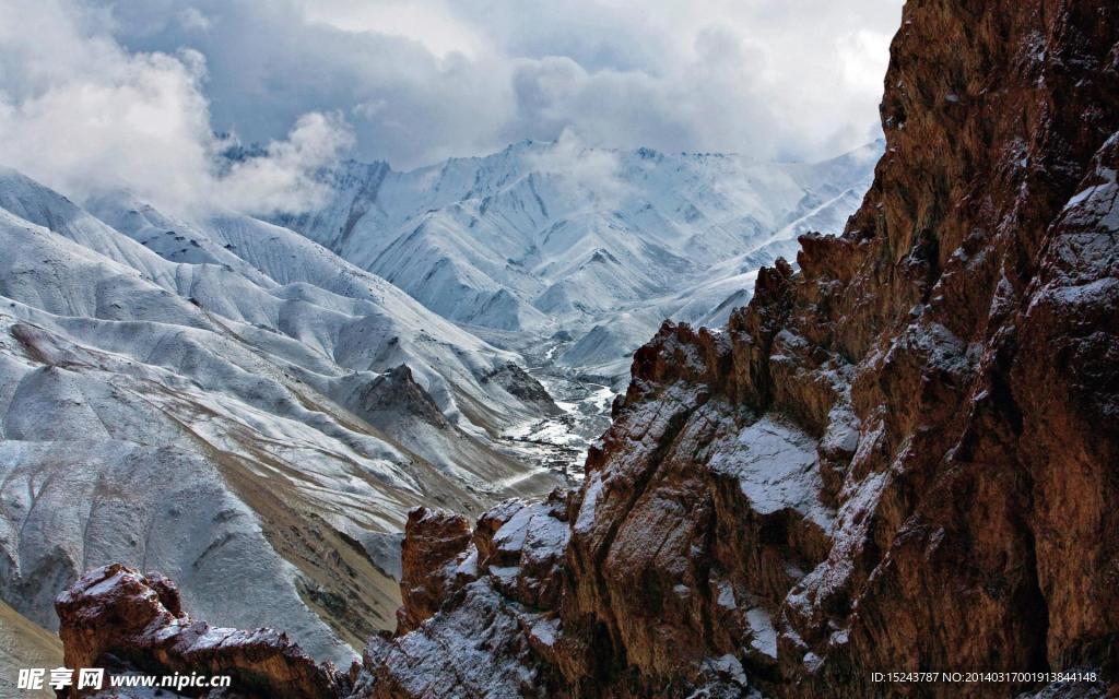 高山雪景