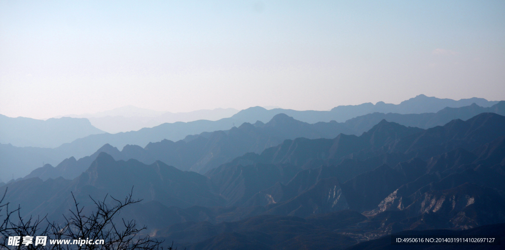 山峦叠嶂